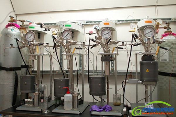 橡膠輪胎應(yīng)用新催化工藝環(huán)保制備成可能